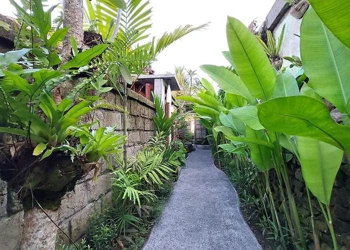 Chic 1br Romantic And Private Pool At Puri Bhawana *