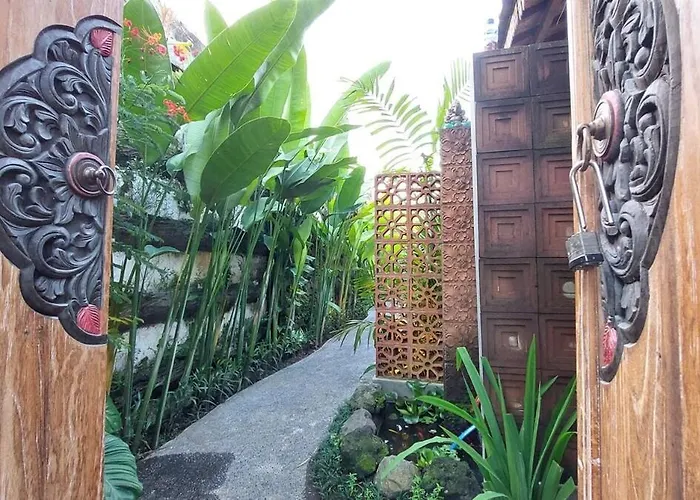 Chic 1br Romantic And Private Pool At Puri Bhawana Villa *