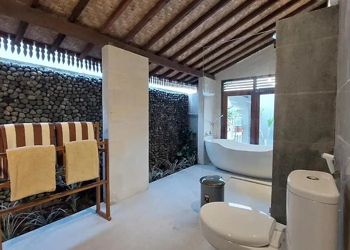 Chic 1br Romantic And Private Pool At Puri Bhawana